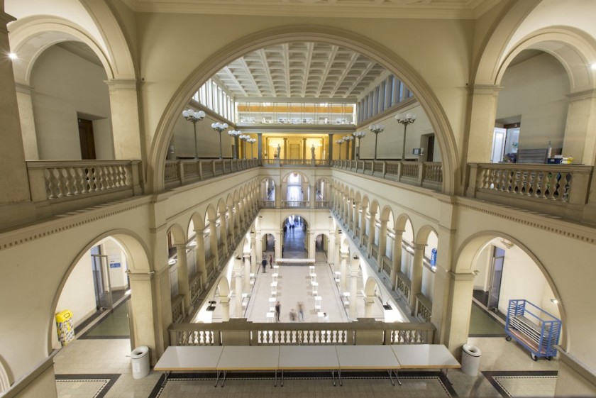 L’interno dell’edificio principale dell’ETH a Zurigo (foto di eugenio Celesti)