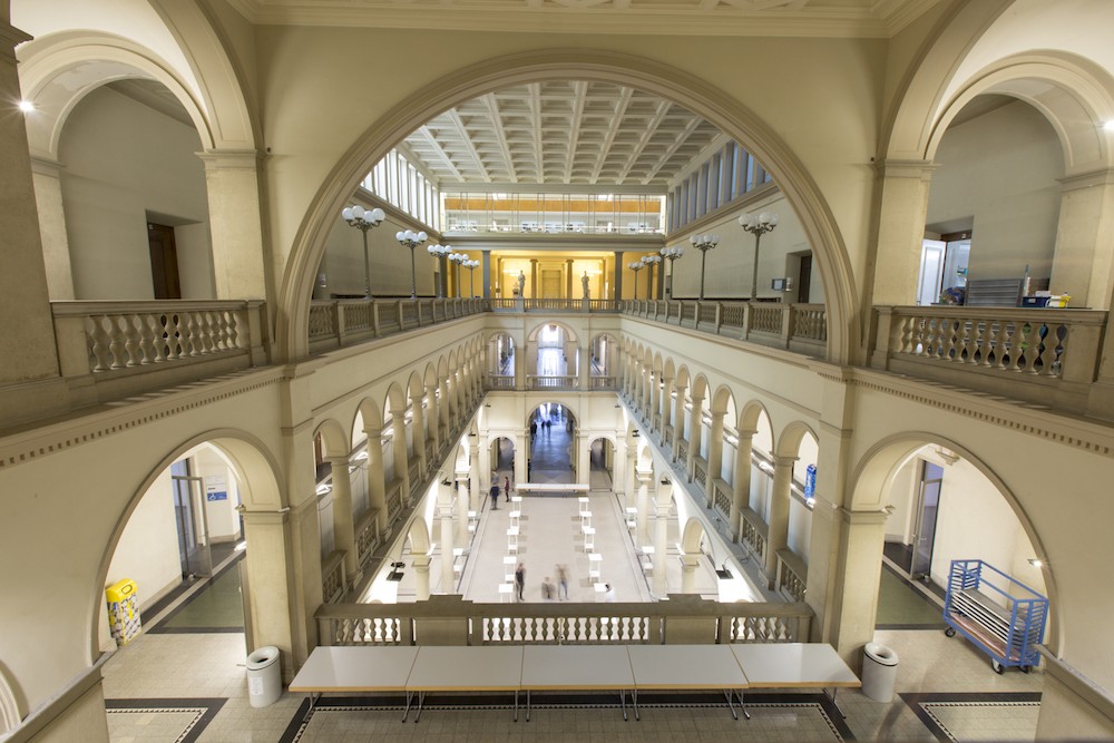 L’interno dell’edificio principale dell’ETH a Zurigo (foto di eugenio Celesti)