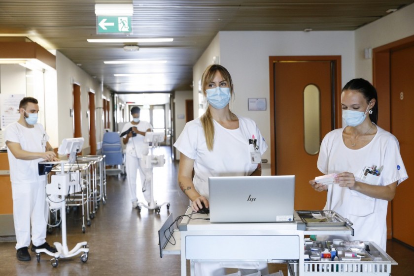 Infermieri all’ospedale Civico di Lugano (foto di Loreta Daulte)