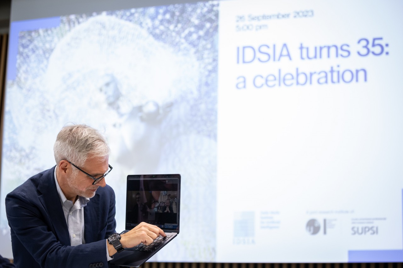 Andrea Rizzoli, attuale direttore dell’IDSIA, durante la cerimonia per i 35 anni dell’istituto (foto di Chiara Micci / Garbani)