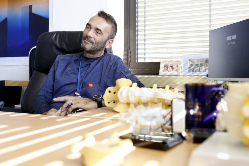 Alessandro Cianfoni, primario di neuroradiologia all’Ospedale Regionale di Lugano (foto di Loreta Daulte)