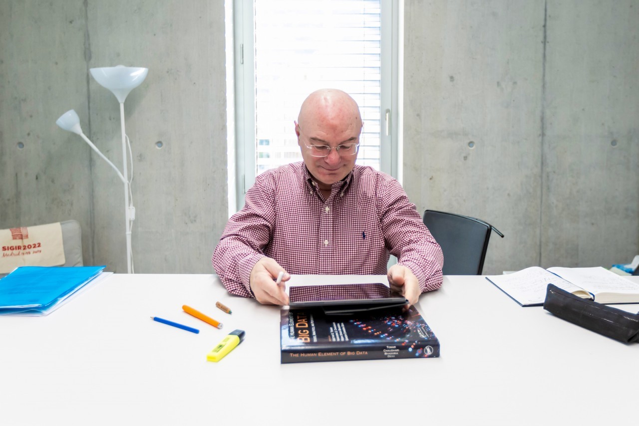 Fabio Crestani, professore ordinario alla Facoltà di scienze informatiche dell’Università della Svizzera italiana (foto di Chiara Micci / Garbani) 