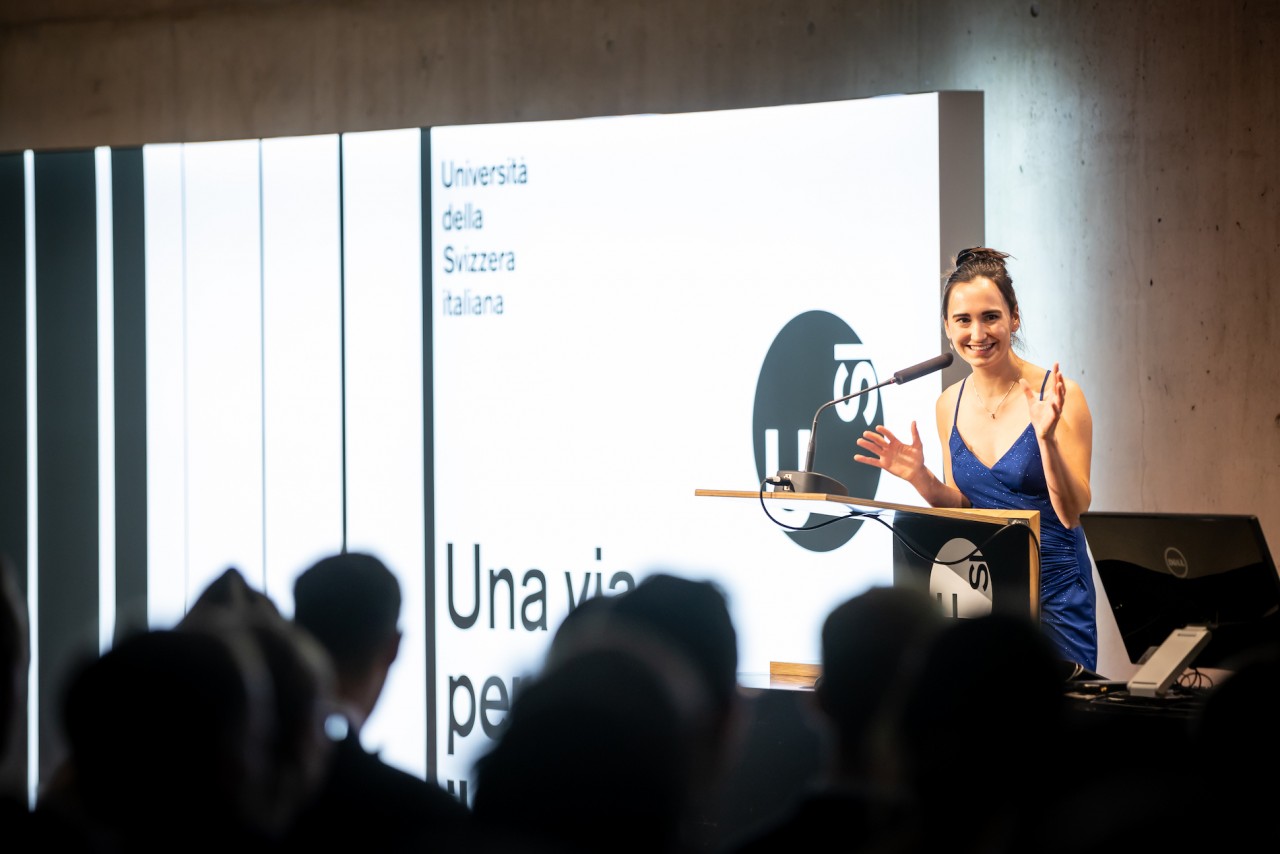 "Alumna" Rahel Schmidt sprach im Namen aller neu ernannten Ärzte "Alumna" Rahel Schmidt sprach im Namen aller neu ernannten Ärzte