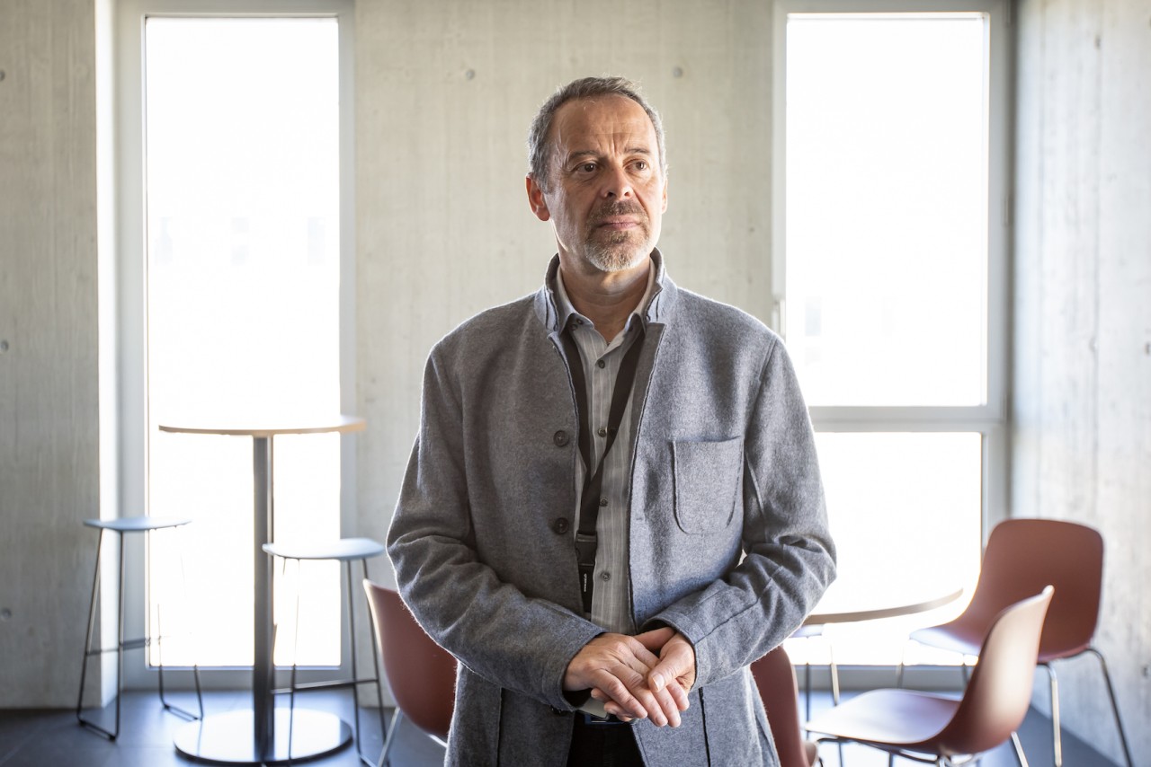 Cesare Alppi, professore di Machine Learning e Graph Deep Learning all’USI, e direttore scientifico dell’IDSIA (foto di Chiara Micci/Garbani) Cesare Alppi, professore di Machine Learning e Graph Deep Learning all’USI, e direttore scientifico dell’IDSIA (foto di Chiara Micci/Garbani)
