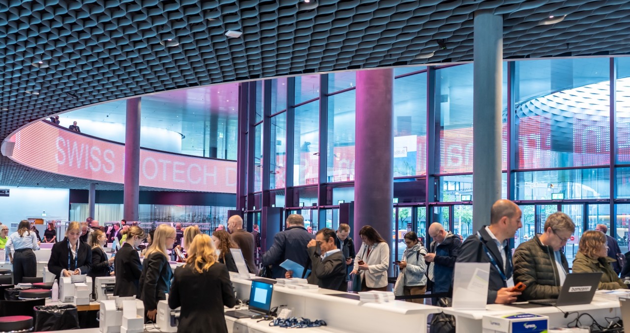 L’atrio di ingresso dello Swiss Biotech Day 2025 al Congress Center Basel (© Swiss Biotech Day)